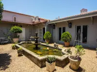Maison H Guest House Hotel a La Lucia