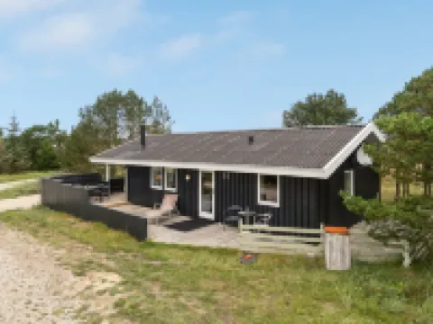 "Mads" - 950m from the Sea