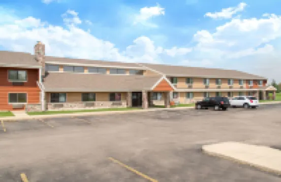 AmericInn by Wyndham Elkhorn Near Lake Geneva Hotel di 
