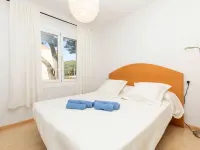 Ramon Muntaner Hotels near Torre de Montgo