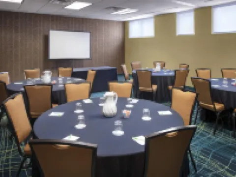 WILLOW GROVE SUITES by IHG โรงแรมในวิลโลว์โกรฟ