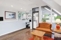 Howard Johnson by Wyndham Vero Beach / Downtown Hotels in Gifford