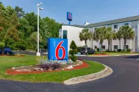 Motel 6 Columbia, SC - Fort Jackson Area Hotels in Dentsville