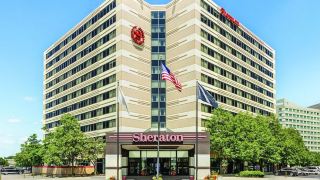 sheraton-suites-chicago-o-hare
