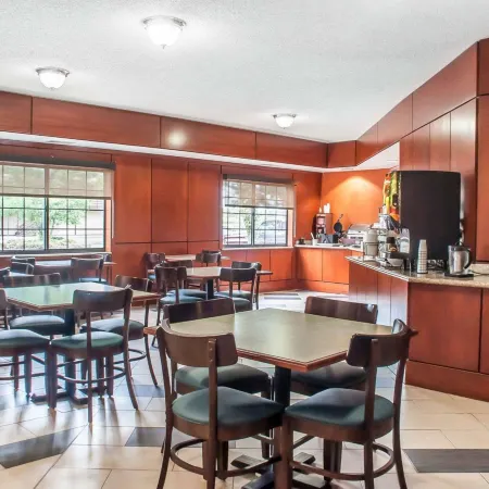 Comfort Inn & Suites Hamburg - Buffalo South