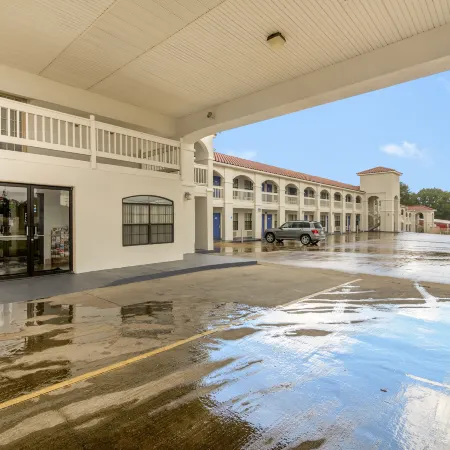Motel 6 Canton, TX