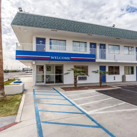 Motel 6 Blythe, CA