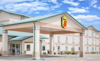 Super 8 by Wyndham Swan River MB