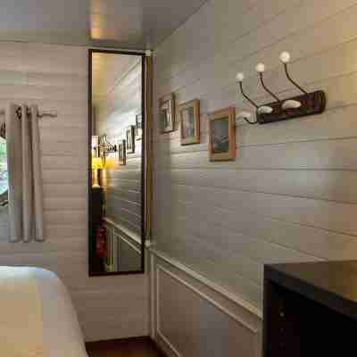 Péniche Mirage-chambre d'hôtes Rooms