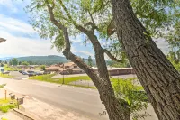 Walkable Bigfork Townhome Fish, Hike and Ski! - Homestays