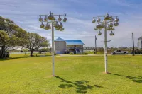 Sneads Ferry Vacation Rental Studio w/ Water Views - Apartments