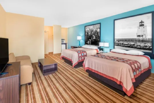 Super 8 by Wyndham Thunder Bay