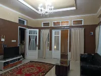 Villa Pondok Alam Alviandra Hotels in Cigombong