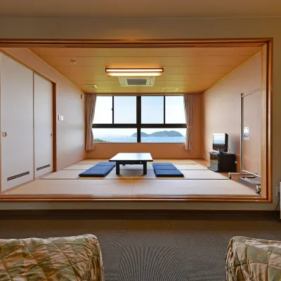 Kokuminshukusha Hadomisaki Hotels near 呼子・朝市通り