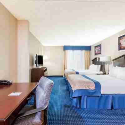 Wingate by Wyndham Erie Rooms