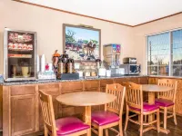 Super 8 by Wyndham Wickenburg AZ Hotels in Wickenburg