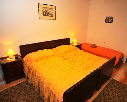 Mirta Hotels in Sutivan