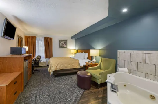Quality Inn Austintown-Youngstown West