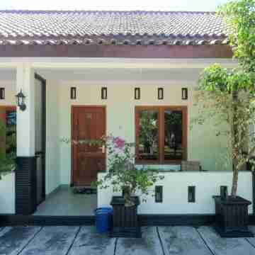 RedDoorz Syariah Near Alun Alun Wonosari Hotel Exterior