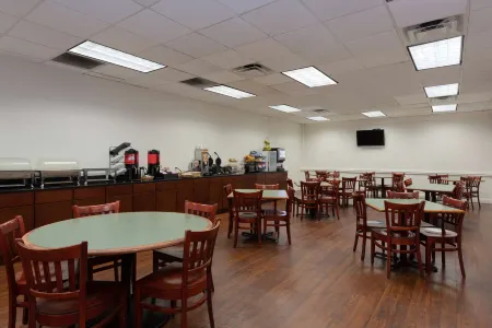 Wyndham Garden Tallahassee Capitol Отели в г. Таллахасси