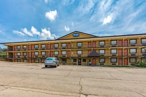 Rodeway Inn & Suites Hotels in Tupelo