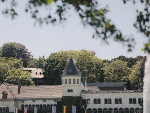 Martin's Château du Lac