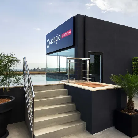Aparthotel Adagio Malta Central Отели в г. Мсида