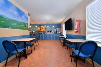 Days Inn & Suites by Wyndham Wisconsin Dells - 조식 운영