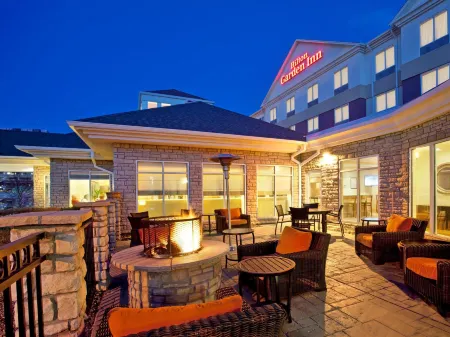 Hilton Garden Inn Fort Collins Отели рядом с достопримечательностью «Библиотека Каунсил Три»
