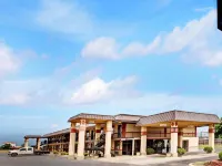 Super 8 by Wyndham Shawnee Hotels in Shawnee