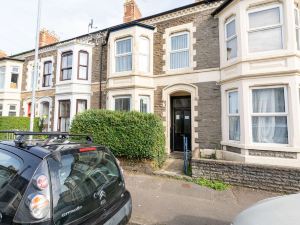 Tranquil 3-Bed Home in Cardiff