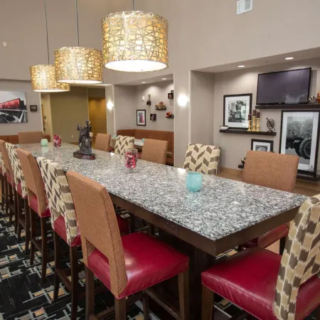 Hampton Inn & Suites Oklahoma City Airport