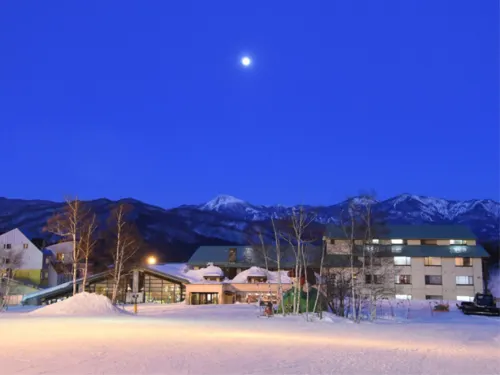 Oze Iwakura Resort Hotel Hôtels à : Katashina