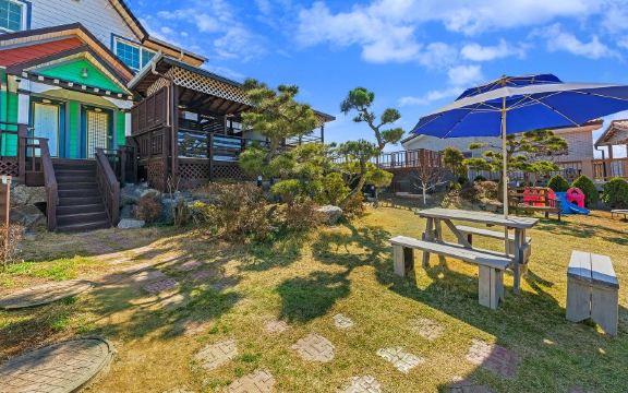 꽃향기가득한펜션