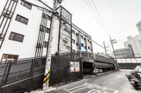 Anyang Lu - 駐車場
