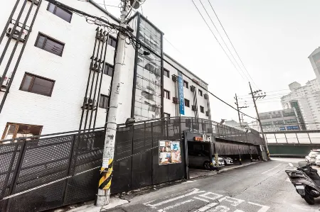 Anyang Lu Отели рядом с достопримечательностью «ANYANG UNIVERSITY ANYANG CAMPUS»