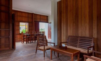 Khmer Homestay d'Angkor - First Floor 2-Bedroom & Living Room