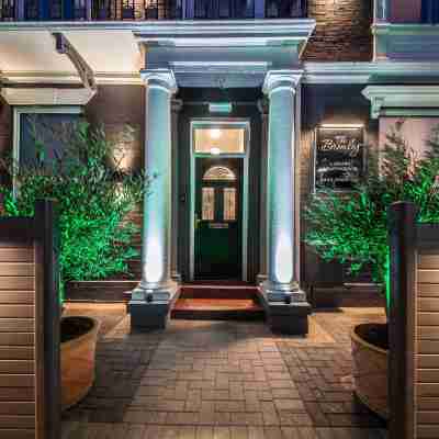 The Bromley Apartments Hotel Exterior