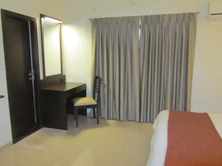 The Tato Hotel Отели в г. Мормугао