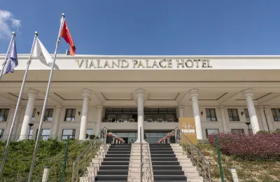 Vialand Palace Hotel Hotel in zona Albino Akvaryum