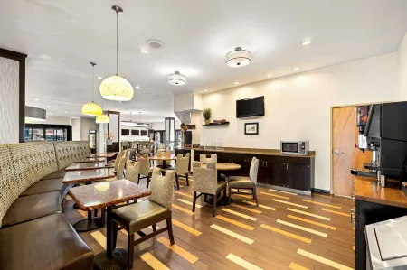 Sonesta Essential Indianapolis Airport