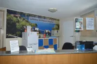 บลู เลค โมเทล