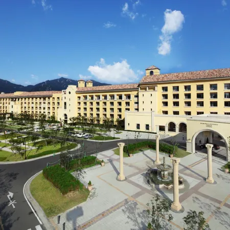 Hanwha Resort Seorak Sorano Отели рядом с достопримечательностью «Храм Синхынса»