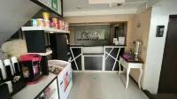 Premier Guest House jogja - Kolam Renang
