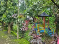 RedDoorz Syariah Near Wisata Durensewu Pandaan Hotels in Pandaan