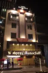 Hotel Waterfall