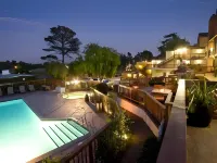 Mariposa Inn and Suites - Rooftop Pools