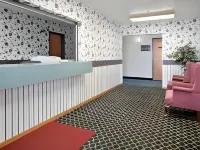 Super 8 by Wyndham McHenry/Fox Lake Area Hotels in Crystal Lake