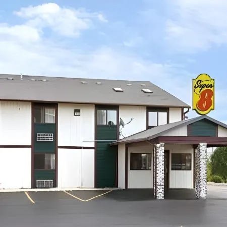 Super 8 by Wyndham Rockford