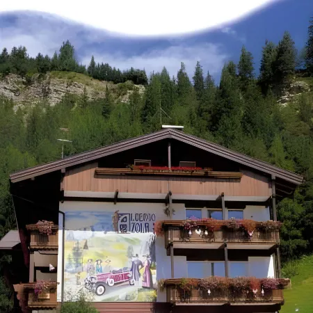 Hotel Azola